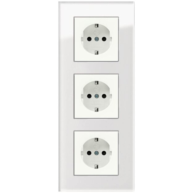 Gira Set: 3x Steckdose 445303 + 3fach Rahmen 021312
