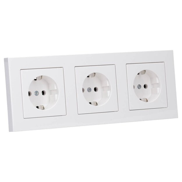 Jung Serie A Komplett-Set Alpinweiß: 3x A1520WW SCHUKO Steckdose + A5583BFWW Rahmen 3fach