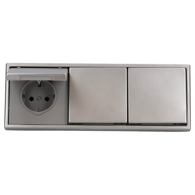 JUNG LS IP 44 Set Edelstahl: 3x ES1520KL SCHUKO Steckdose m. Klappdeckel + 551WU Dichtungsflansch + ES2983 Rahmen 3fach